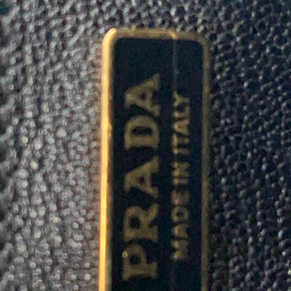 Beautiful Prada Cahier Bag w/ Prada dust-bag and Entrupy COA! Showstopper! ๐๐ค - Picture 12 of 17